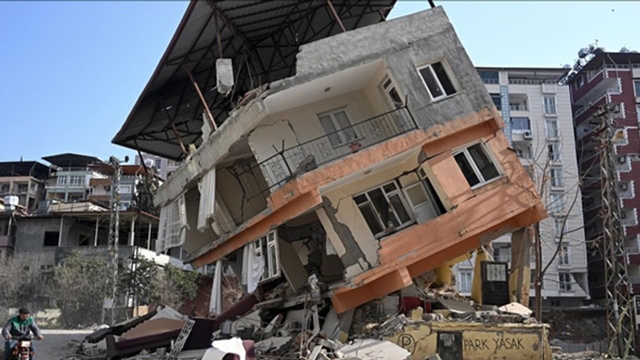 156 bin bina yıkık, acil yıkılacak ve ağır hasarlı durumda
