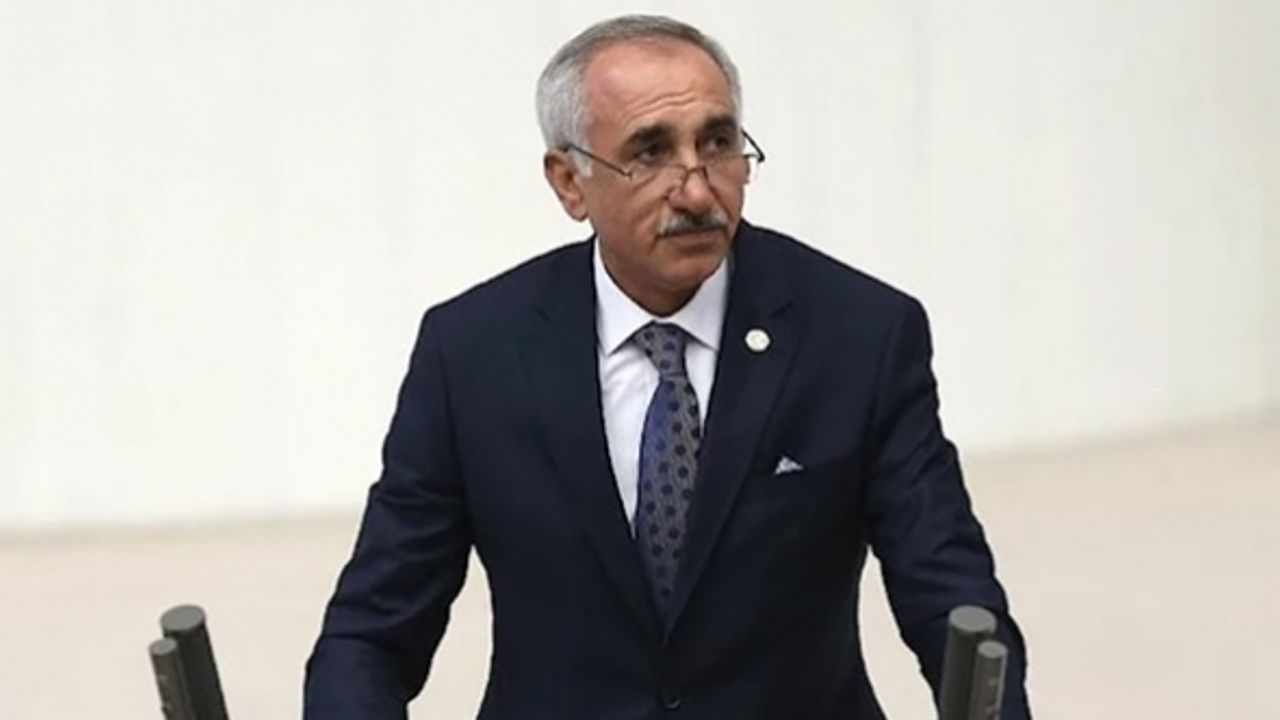 AK Partili vekil de enkaz altında