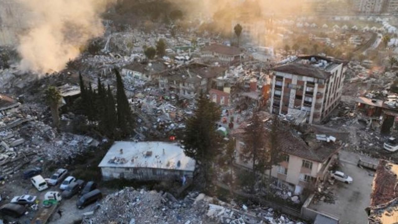Asrın felaketinde, dünyaca ünlü isimlerin Türkiye'ye desteği sürüyor