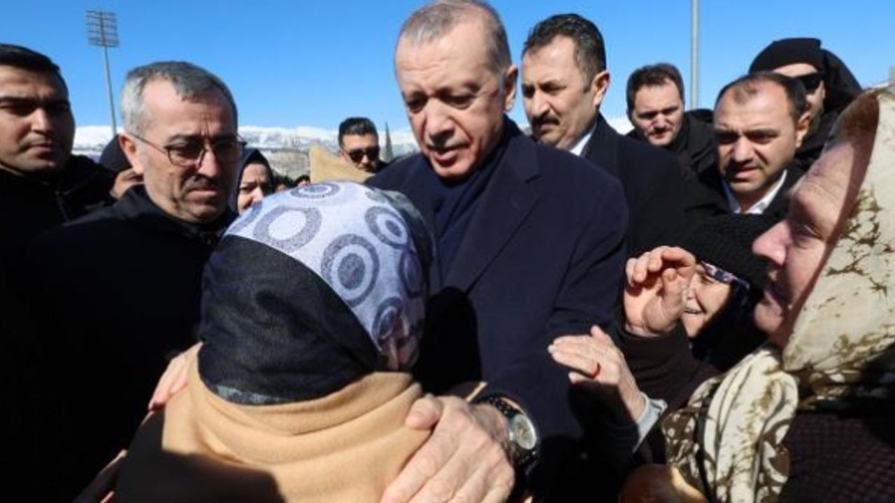 Cumhurbaşkanı Erdoğan deprem bölgesinde incelemelerini sürdürecek