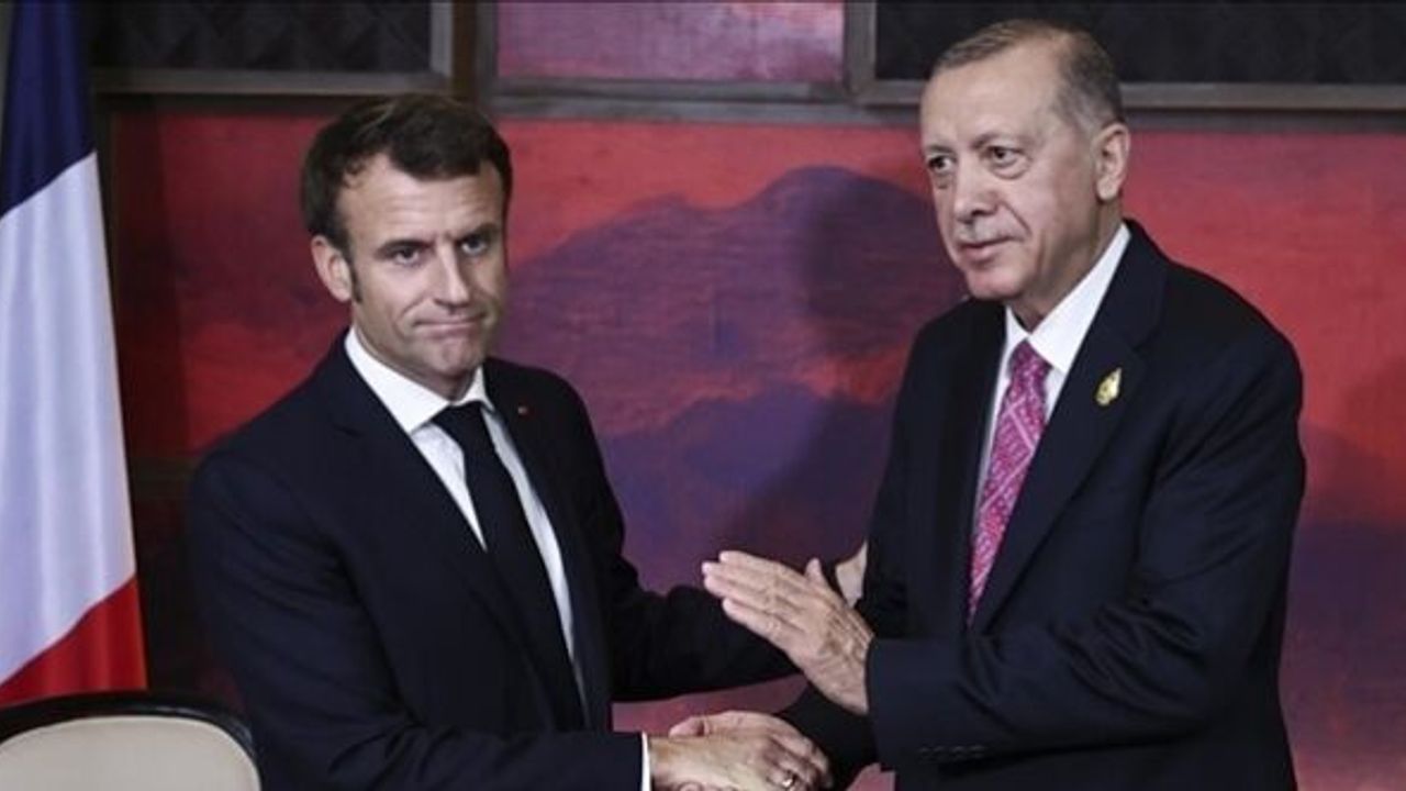 Cumhurbaşkanı Erdoğan, Fransa Cumhurbaşkanı Macron ile videokonferans yöntemiyle görüştü