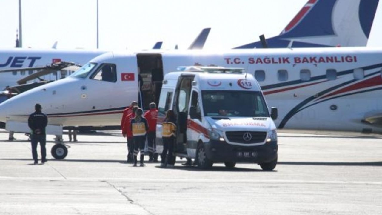 Deprem bölgelerinden İstanbul'a getirilen yaralıların tedavileri sürüyor