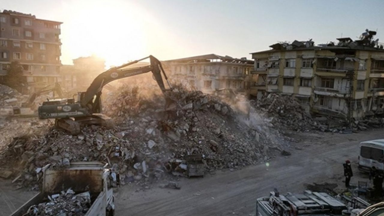 Deprem bölgesinde artçı sarsıntı 6 binin üzerine çıktı