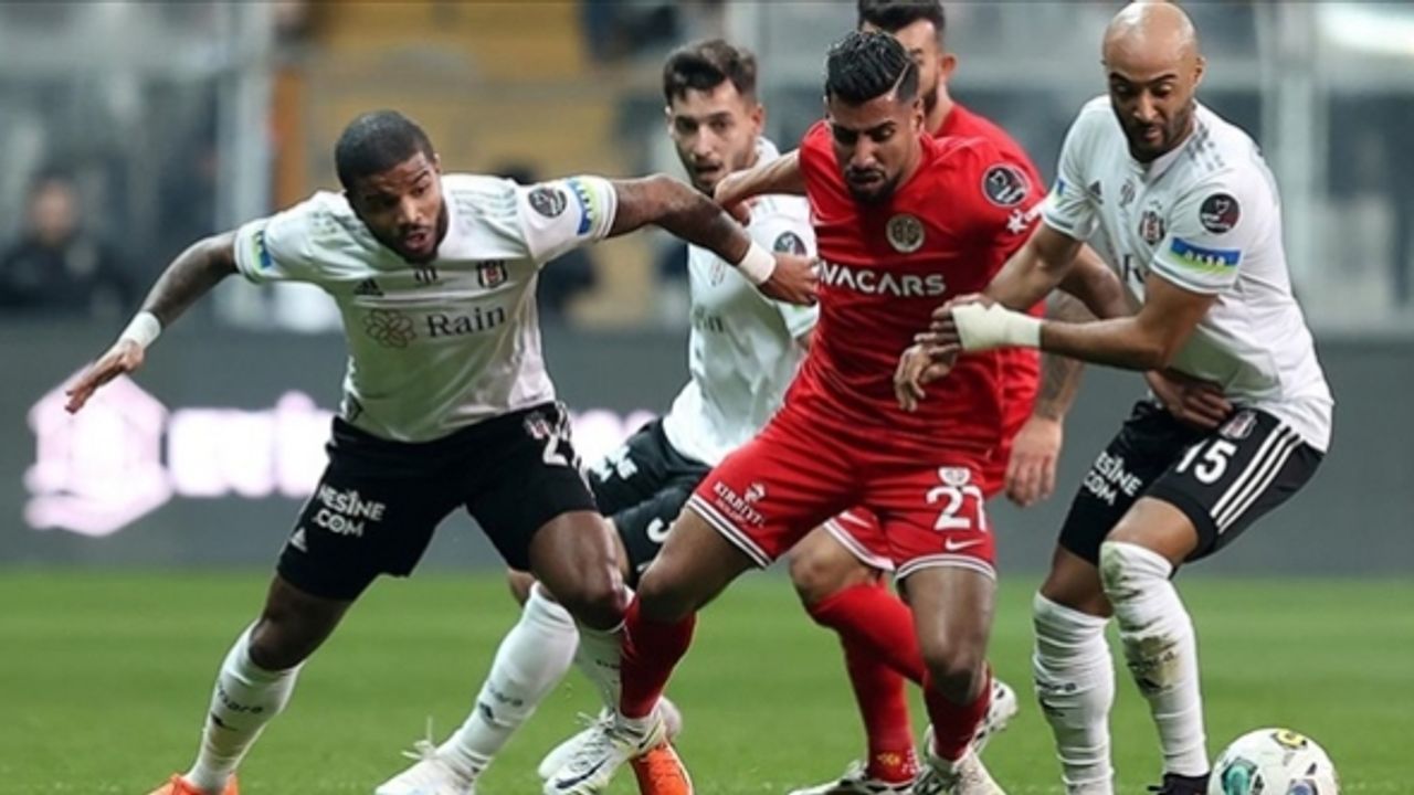 Erteleme maçında Beşiktaş Antalyaspor'la berabere kaldı