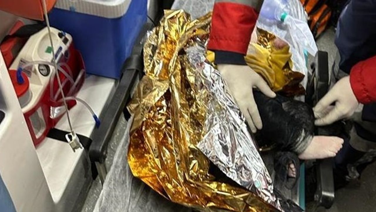 Hatay'da 66 saat sonra 7 aylık bebek enkazdan kurtarıldı