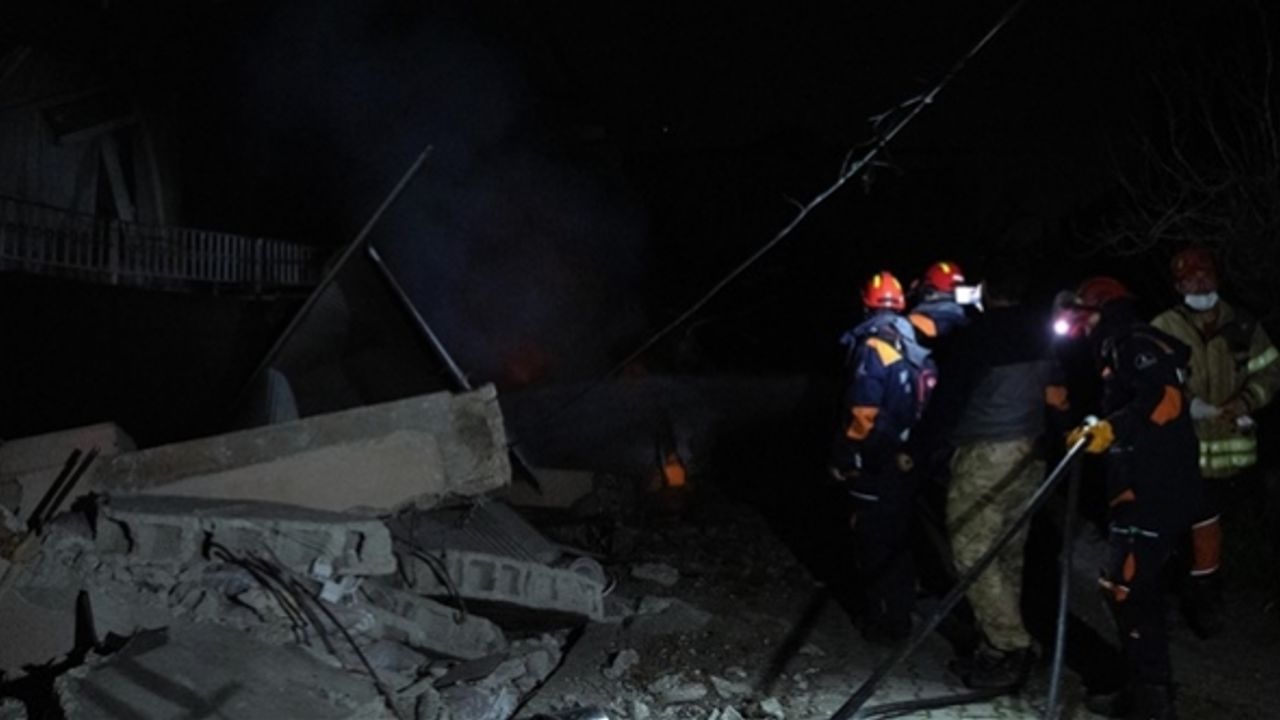 Hatay'daki 6,4 büyüklüğündeki deprem sonrası 32 artçı yaşandı