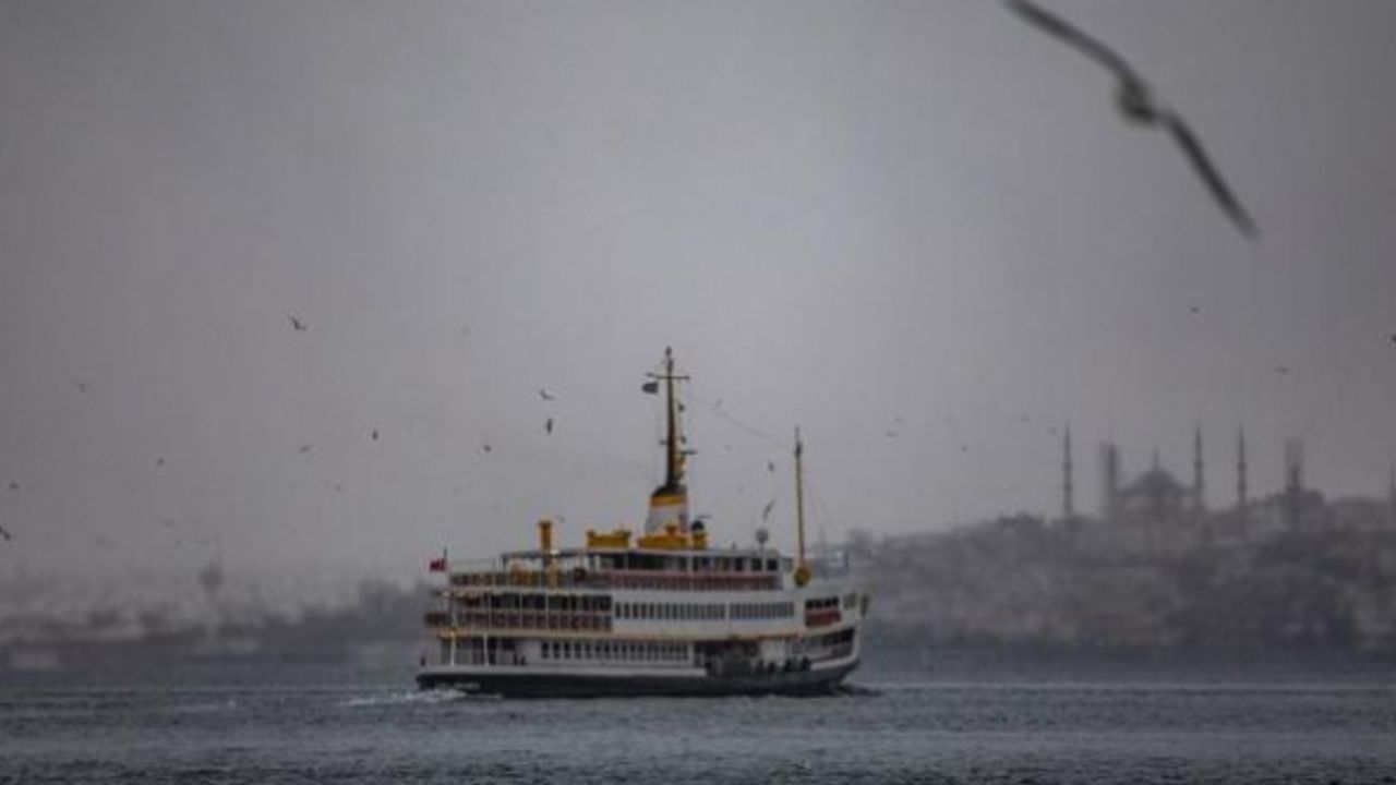İstanbul'da deniz ulaşımına "lodos" engeli: Çok sayıda sefer iptal