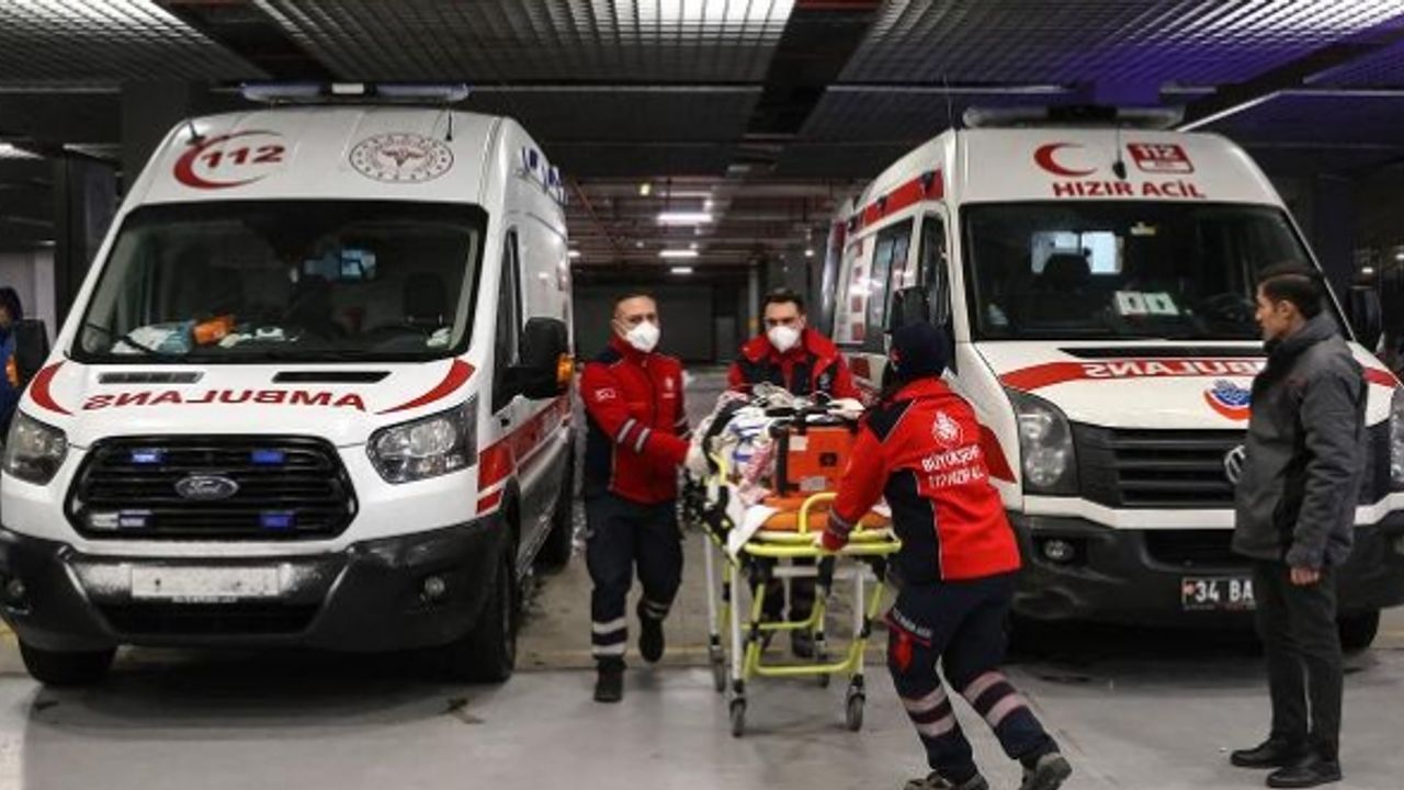 İstanbul'da depremzedelerin tedavisi sürüyor