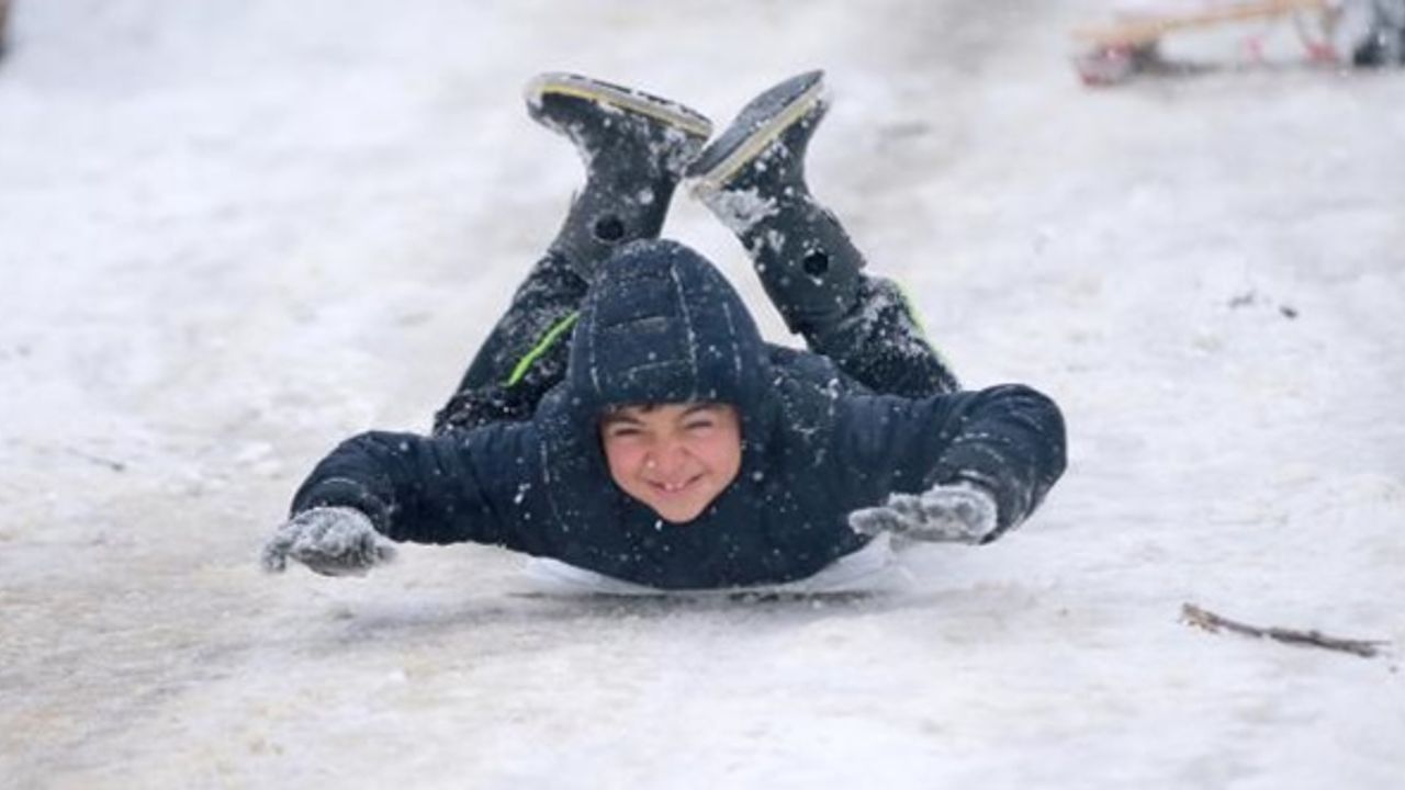 İstanbul ve Ankara'da okullar tatil
