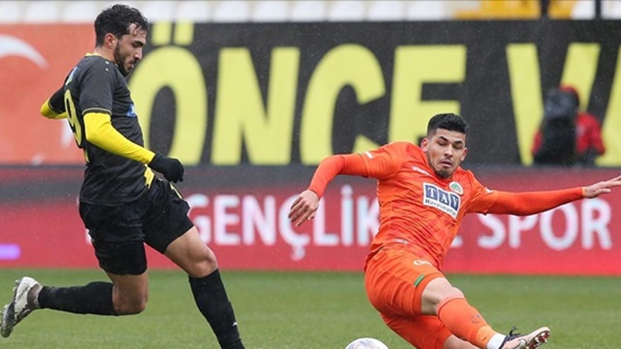 İstanbulspor evinde galip: 2-1