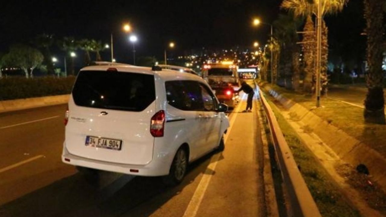 İzmir’de hafif ticari araç ile motosiklet çarpıştı: 1 ölü