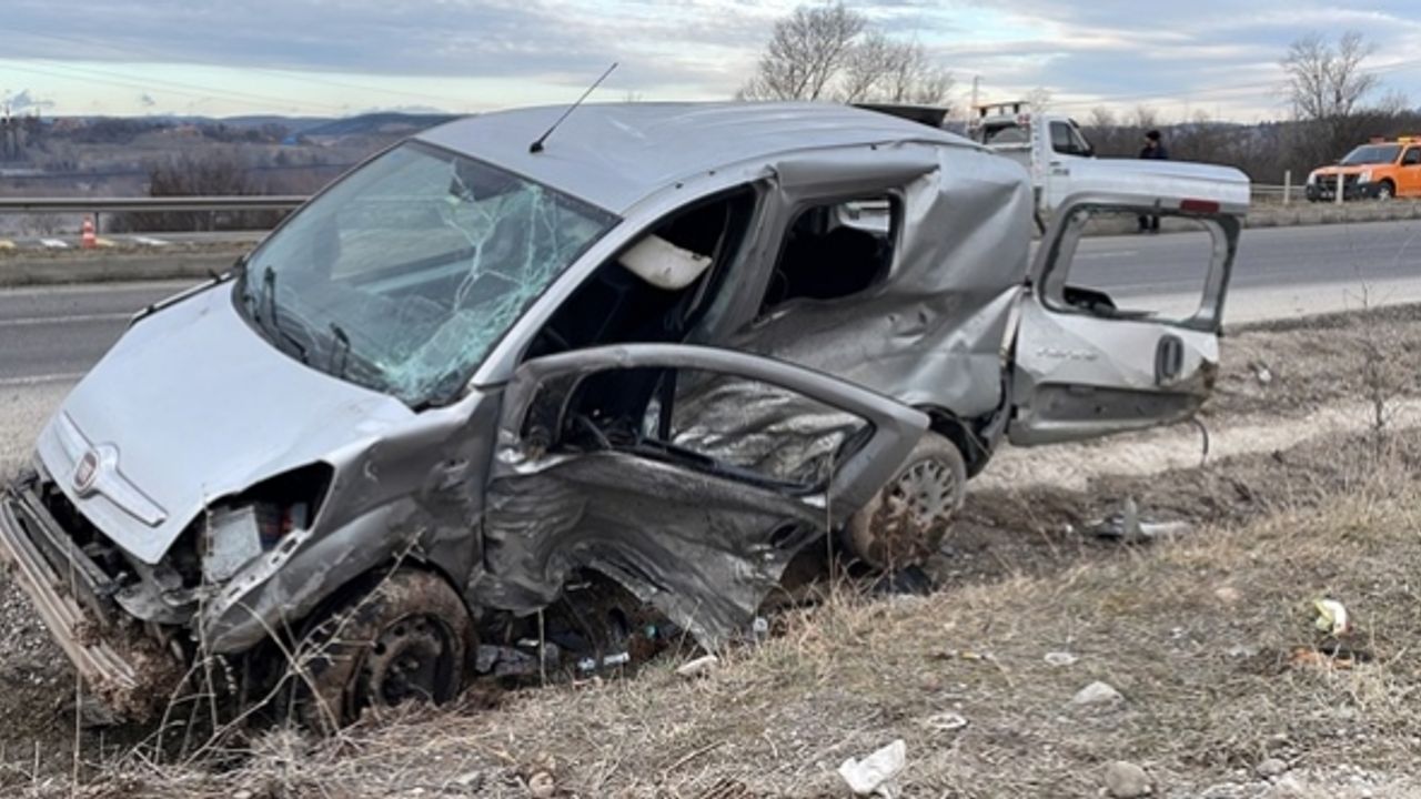 Karabük'te otomobille hafif ticari araç çarpıştı: 1 ölü