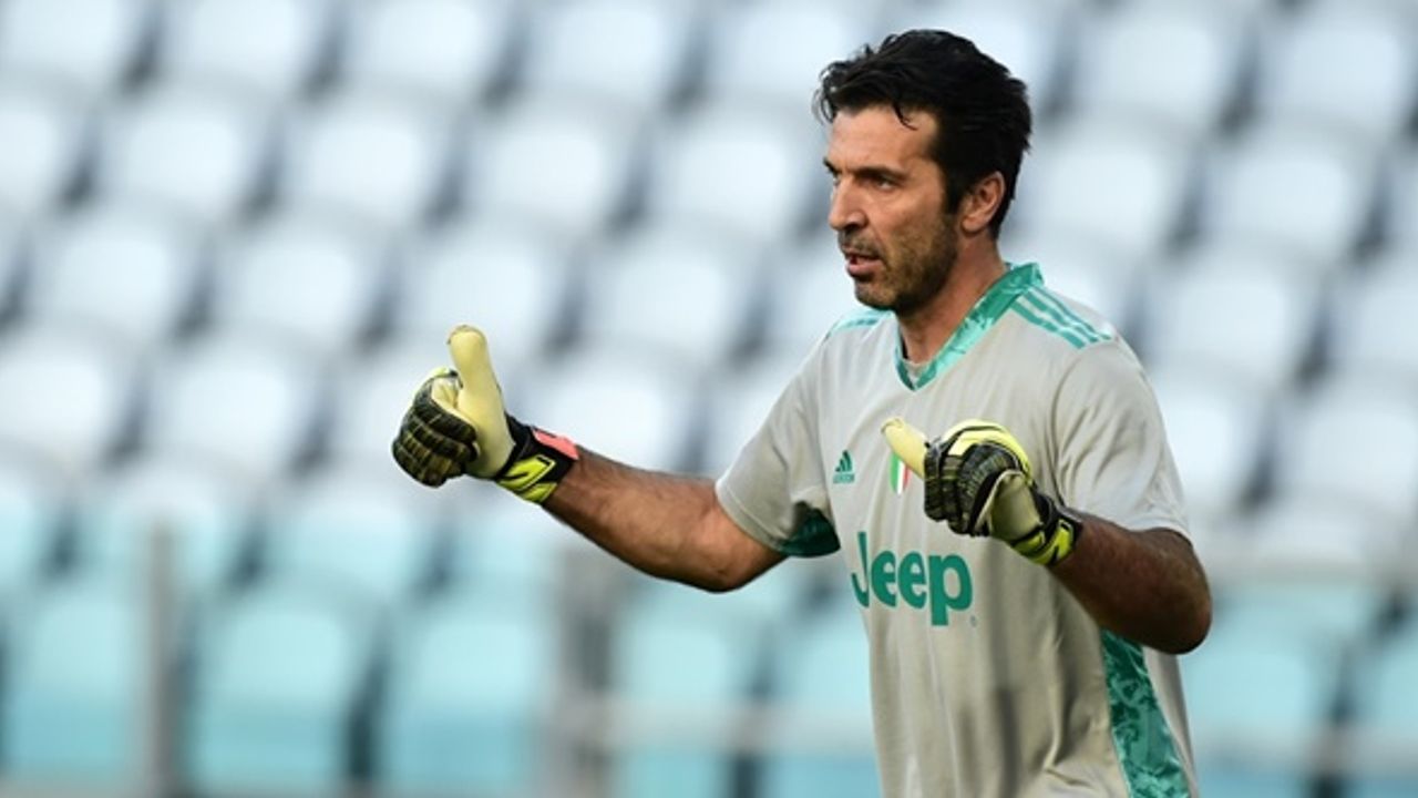 Merih Demiral'ın depremzedeler için yardım kampanyasına Buffon da katıldı