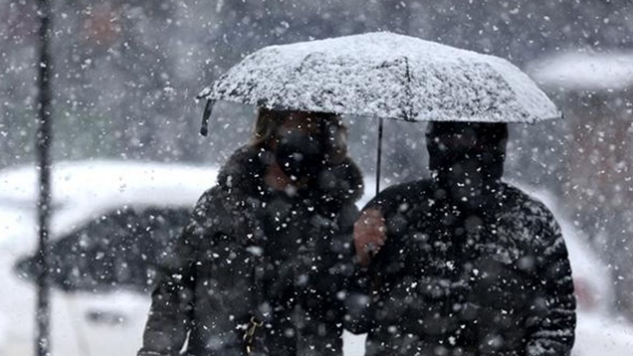 Meteoroloji'den uyarı: Yoğun kar yağışı ve fırtınaya dikkat