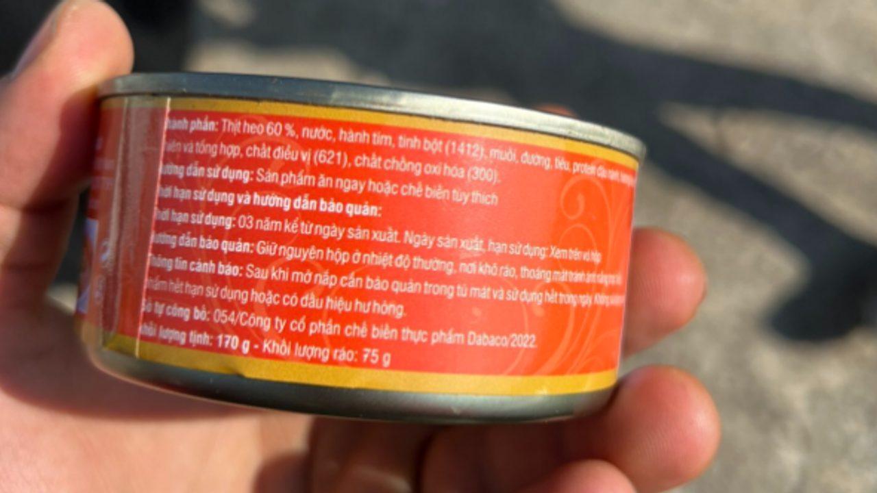 Yurt dışından deprem bölgesine gönderilen konservelerde domuz eti tespit edildi
