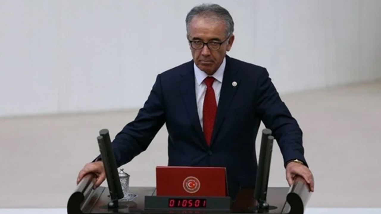 Ahat Andican İyi Parti'den istifa etti
