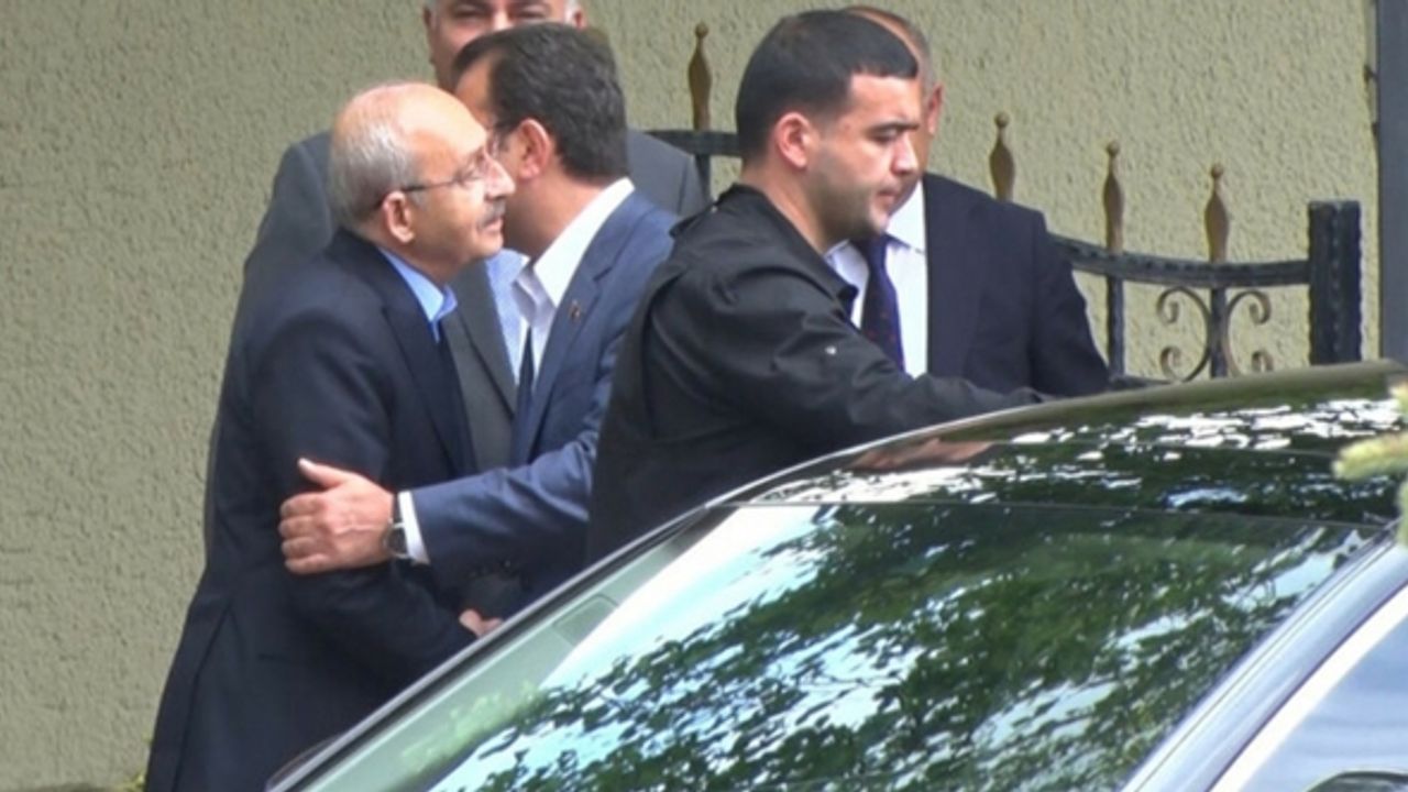 Koltuk savaşlarında son durum: Çay bahçesinde 2 saatlik görüşme