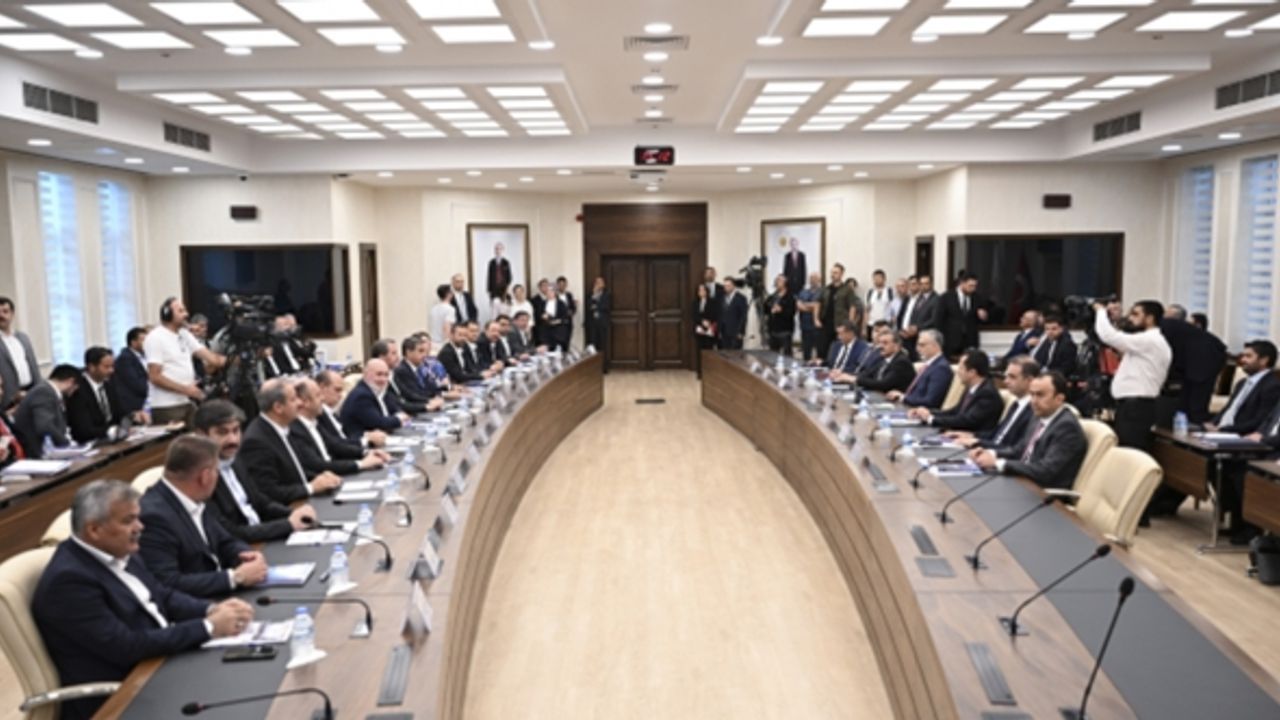 Memur ve hükümetin zam pazarlığı başladı