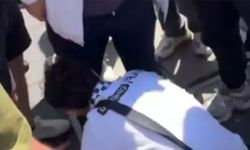 Beşiktaş taraftarı başkanın ayağına kapandı