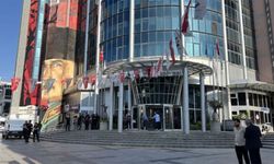 İzmit Belediyesi'ne operasyon, başkan ve eşi gözaltında