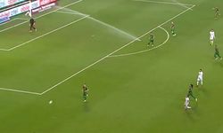 Amedspor-Beşiktaş maçında oyun durdu: Sulama sistemi bir anda çalıştı