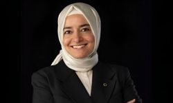 Fatma Betül Sayan Kaya istifa etti