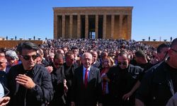Kemal Kılıçdaroğlu, CHP’nin 103’üncü kuruluş yıl dönümünde Anıtkabir’i ziyaret etti