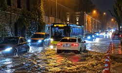 İstanbul'da sağanağın bilançosu açıklandı: 1277 su baskını, 15 heyelan! Vali Gül'den 15 Ekim uyarısı