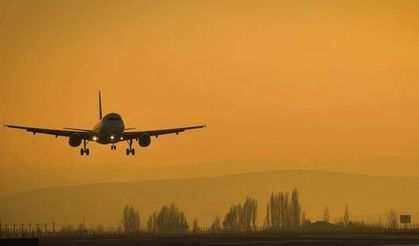 Üç ülke daha koronavirüs kısıtlamasını kaldırdı