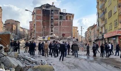 Malatya ve Hatay'da art arda depremler