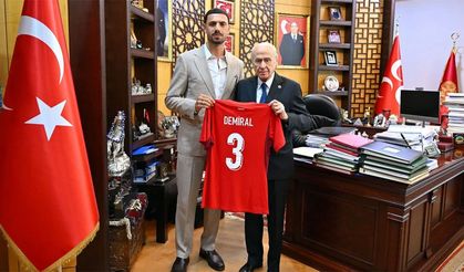 Bahçeli, milli futbolcu Merih Demiral’ı kabul etti