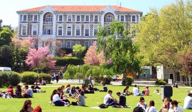 Üniversitelerde yüz yüze eğitim başladı