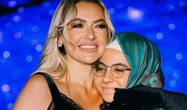 Hadise başörtülü hayranını sahneye aldı