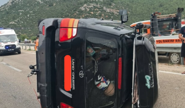 Sümer Ezgü ve ailesi kaza geçirdi