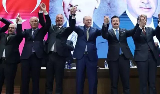 İYİ Parti’den istifa eden iki belediye başkanı AK Parti'ye katıldı