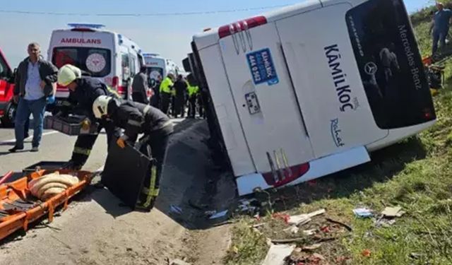 Yolcu otobüsü devrildi, ölü ve yaralılar var