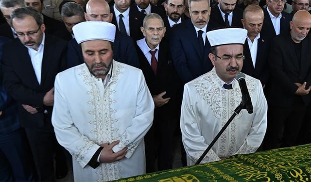 Mevlüt Çavuşoğlu’nun babası toprağa verildi