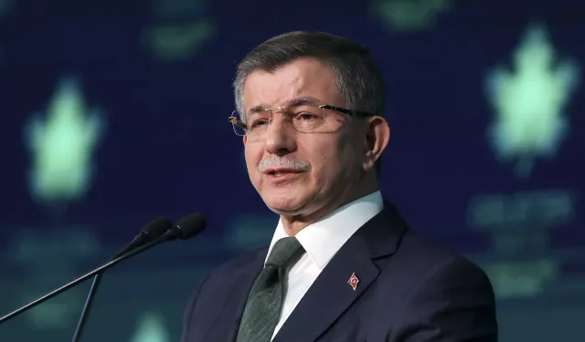 Ahmet Davutoğlu: Gelecek Partisi siyasi faaliyetlerini sonlandırma kararı aldı
