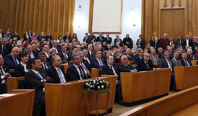 Yargıtay CHP'li 9 vekilin parti üyeliğini düşürdü
