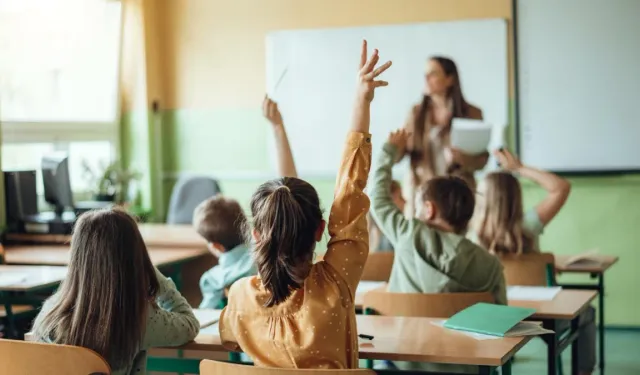 MEB 21 özel okulun kapısına kilit vurdu