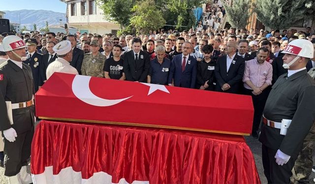 Türkiye şehitlerini uğurluyor