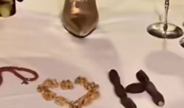 Hadise, hurma ve tespihi ayaklar altına aldı
