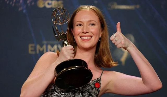 Emmy ödülü alan Yahudi Aktrist Hannah Einbinder'dan "Filistin'e Özgürlük" çağrısı