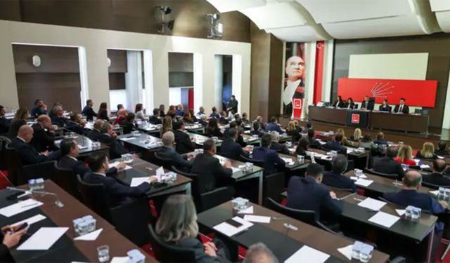 Özgür Özel taraftarları PM'den istifa etti
