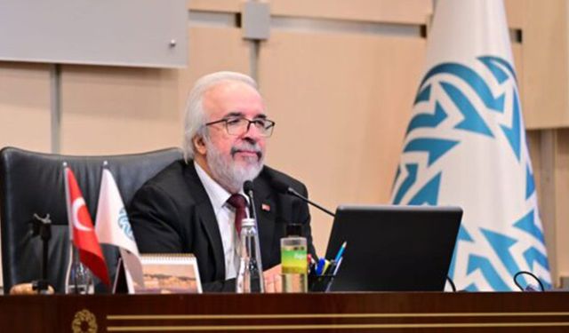 Erhan Erken aday olmayacağını açıkladı