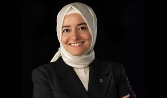 Fatma Betül Sayan Kaya istifa etti