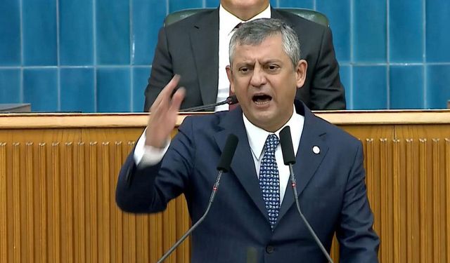 Özgür Özel, seviyeyi ayaklar altına aldı: Cemil Tugay'a resmen küfretti
