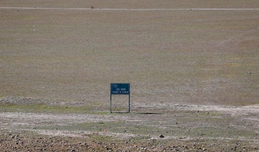 Avlan Gölü'nde içler acısı bir durum...