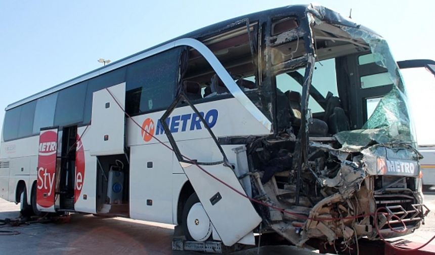 Manisa'da feci kaza, en az 21 yaralı