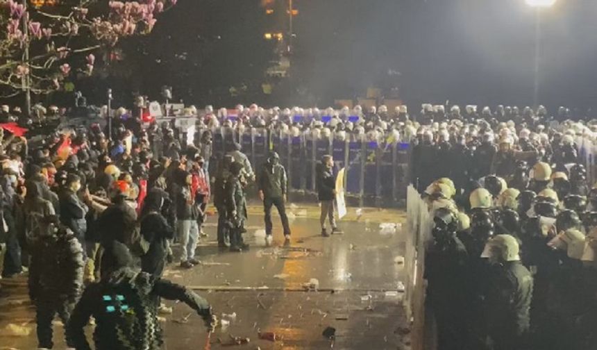 Bakan Yerlikaya yaralanan polis sayısını açıkladı